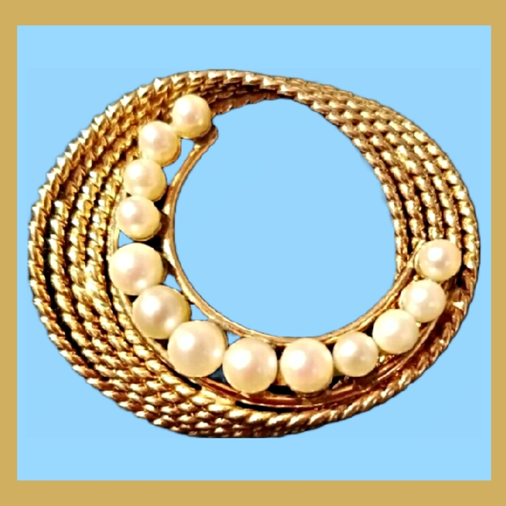 Nearly Antique Winard Gold & Seed Pearl Pin
